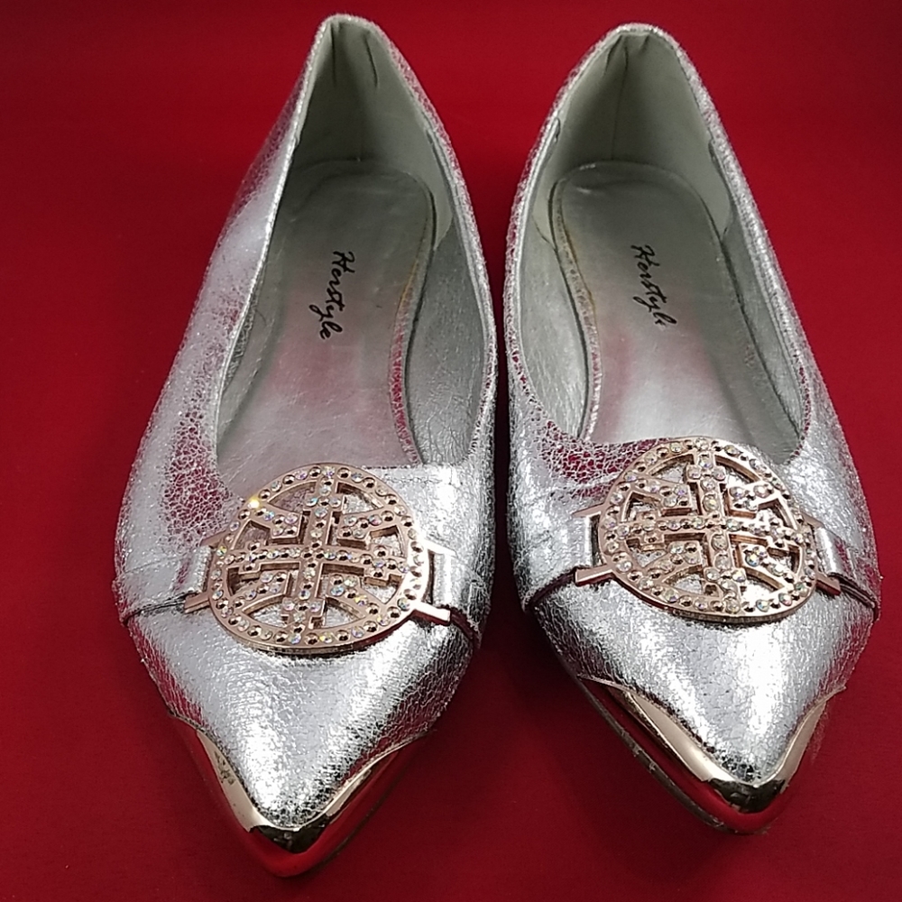 Flats - Picture 2 of 4